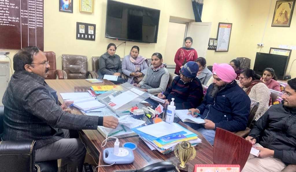 सिविल सर्जन द्वारा सरकारी/गैर सरकारी नर्सिंग कॉलेजों के प्राचार्यों के साथ विशेष बैठक